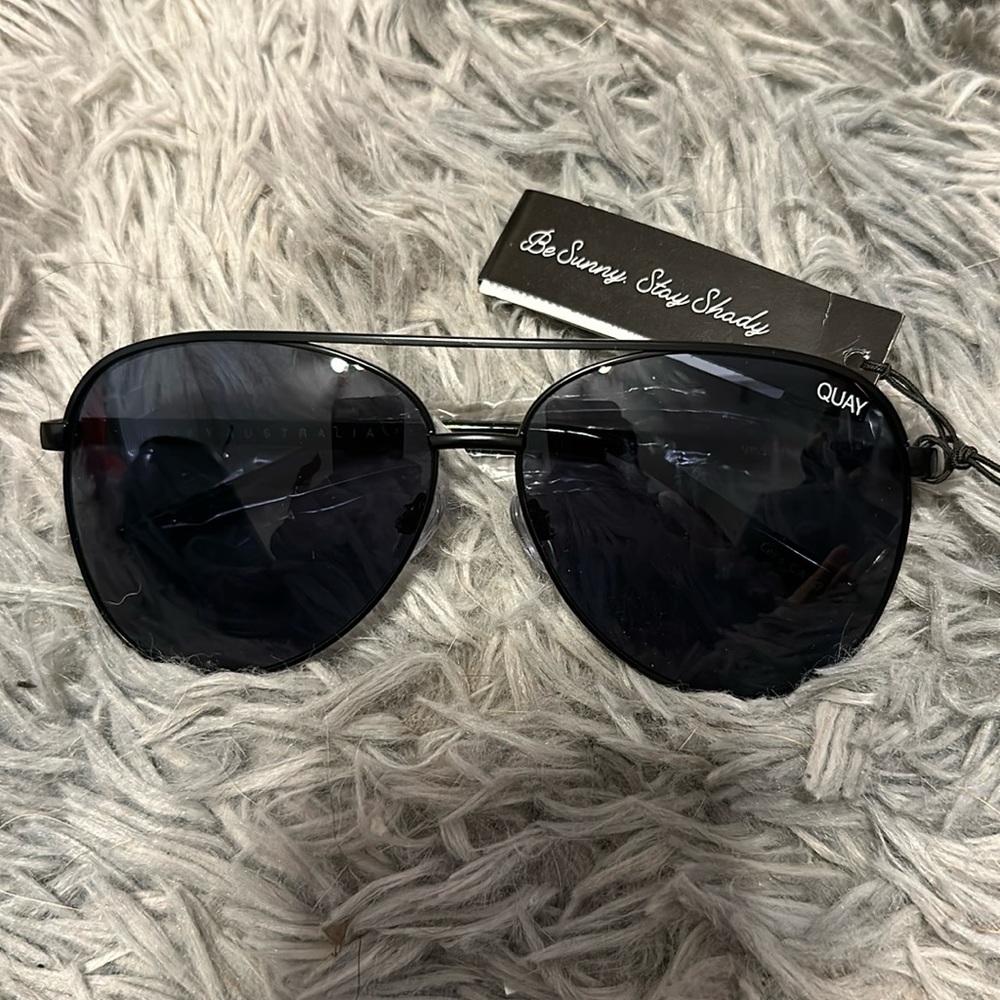 NWT Quay aviators